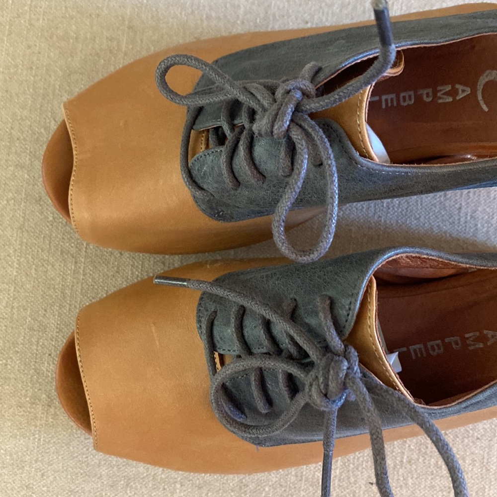 Jeffrey Campbell Leather Two Tone Lace Up Wedges Blue Tan Size 7 - Picture 5 of 13
